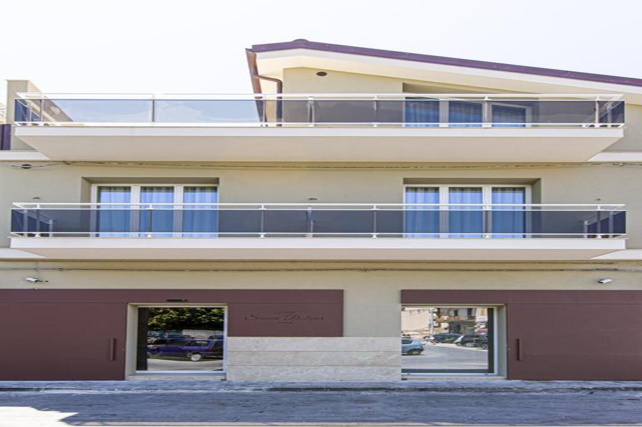 Charme Simon Bolivar Noto Exterior photo